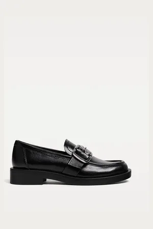 Stradivarius Mocassins com fivela 36