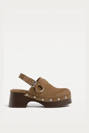 Stradivarius Socas de pele com tachas 38