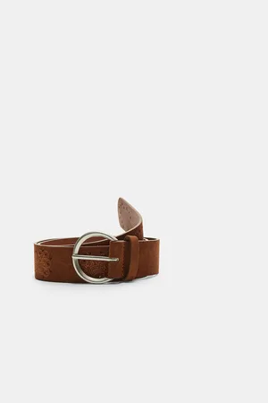 Stradivarius Cinto com fivela em meia lua 70