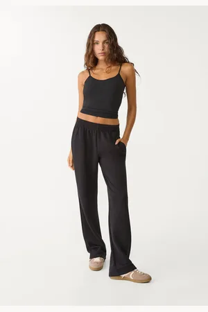 Stradivarius Calças direitas de tato suave S